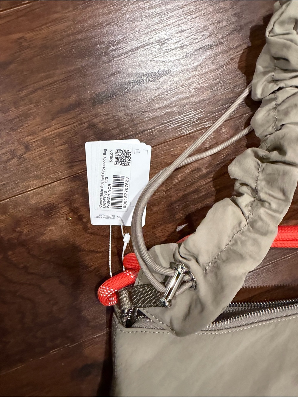 NWT Convertible Ruched Crossbody Bag
Large 16L Warm Ash Grey/Sunburst Orange - Picture 3 of 5